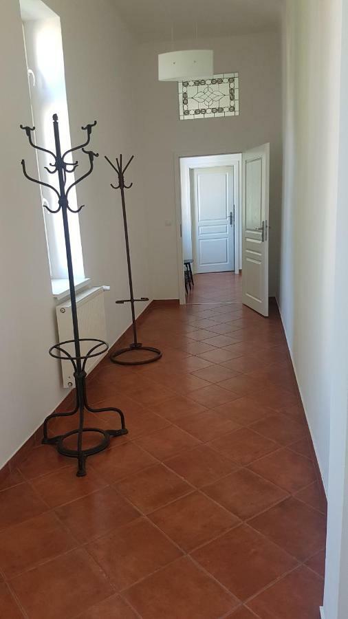 Apartman U Kolonady มาเรียอานซเกลาซนี ภายนอก รูปภาพ
